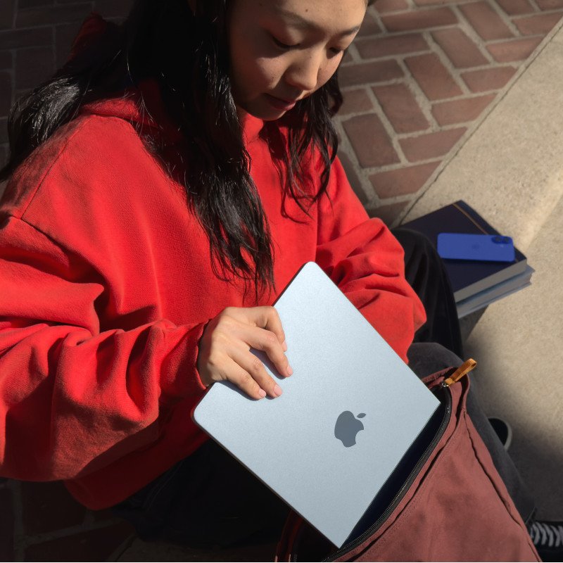 Apple MacBook Air 15.3-inch 24GB 512GB